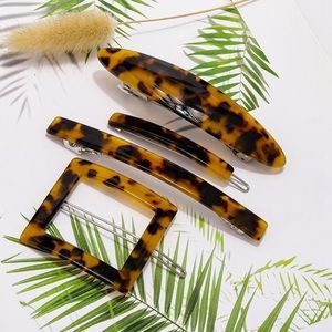 Bella Leopard Clip Set